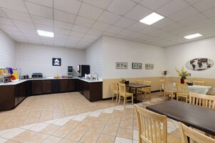 Déjeuner continental gratuit tous les jours