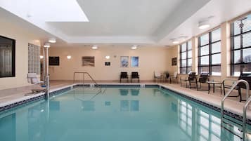 Indoor pool, pool loungers