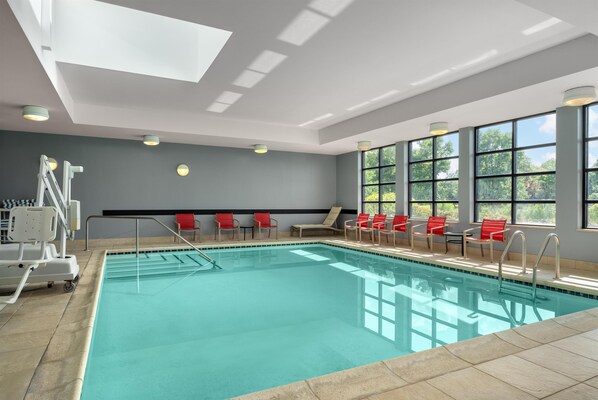 Indoor pool, pool loungers