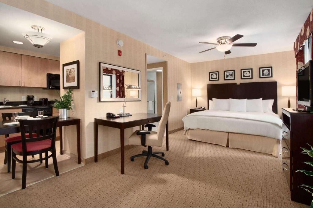 Premium bedding, in-room safe, laptop workspace, blackout drapes