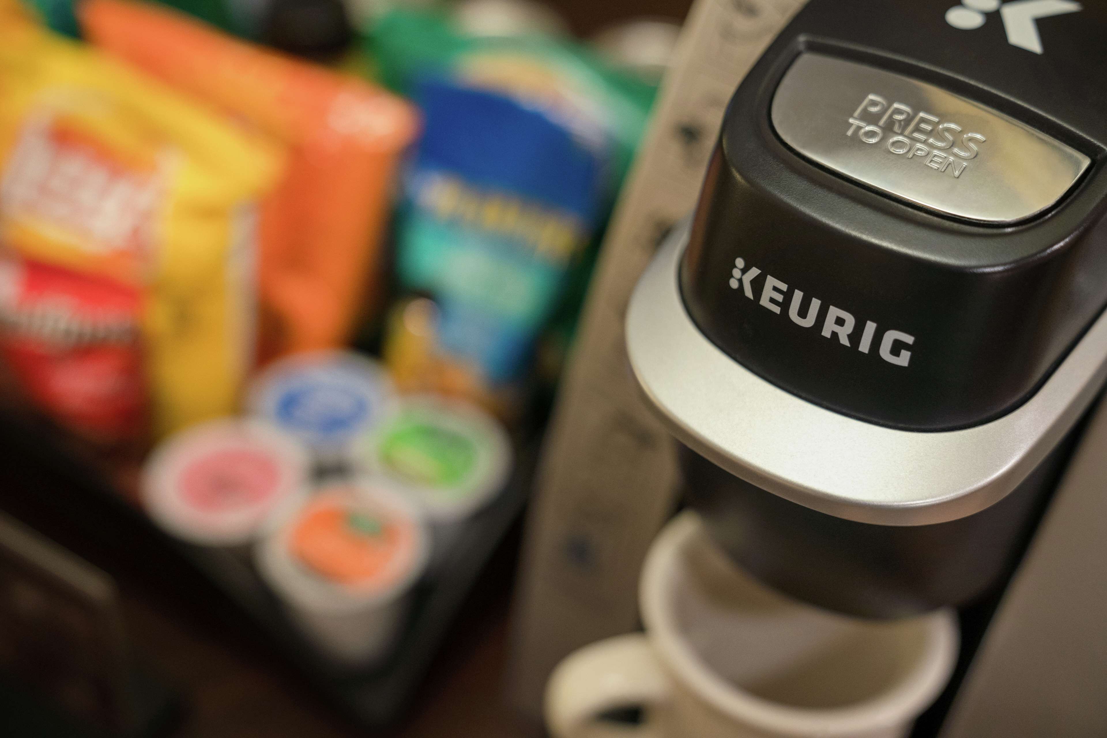 suite, 1 king bed, accessible, bathtub (mobility & hearing) | premium bedding, in-room safe, laptop workspace, blackout curtains