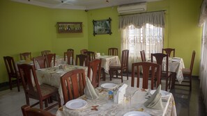 Desayuno continental incluido todos los días 