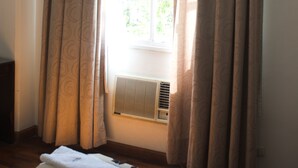 Standard Double or Twin Room, 1 Double or 2 Twin Beds | Desk, iron/ironing board (on request), WiFi (free), bed sheets - Albertina Hotel (San Juan)
