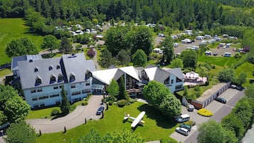 Esterni