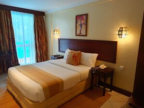 标准房, 1 张双人床 | 高档床上用品、迷你吧、客房内保险箱、特色家居