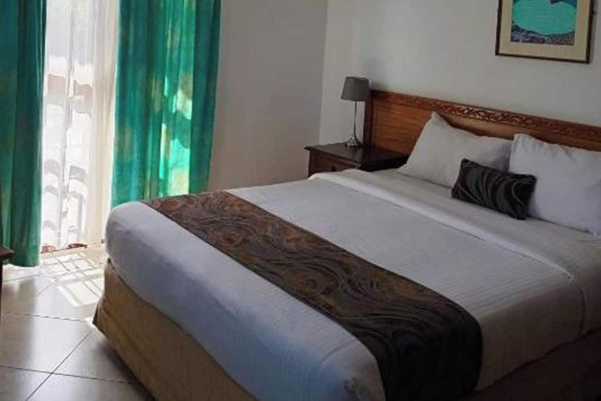 Premier Suite, 1 Double Bed | Premium bedding, minibar, in-room safe, individually furnished