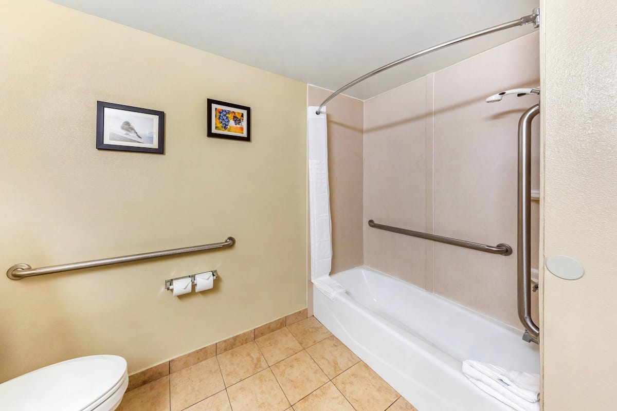 Pillowtop beds, desk, laptop workspace, blackout drapes