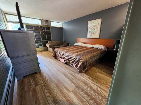 Standard Room, 1 King Bed