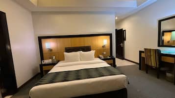 1 bedroom, premium bedding, minibar, in-room safe