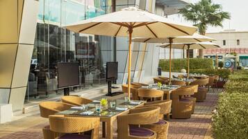 Breakfast, lunch, dinner served; international cuisine