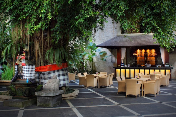 Bar (en la propiedad)