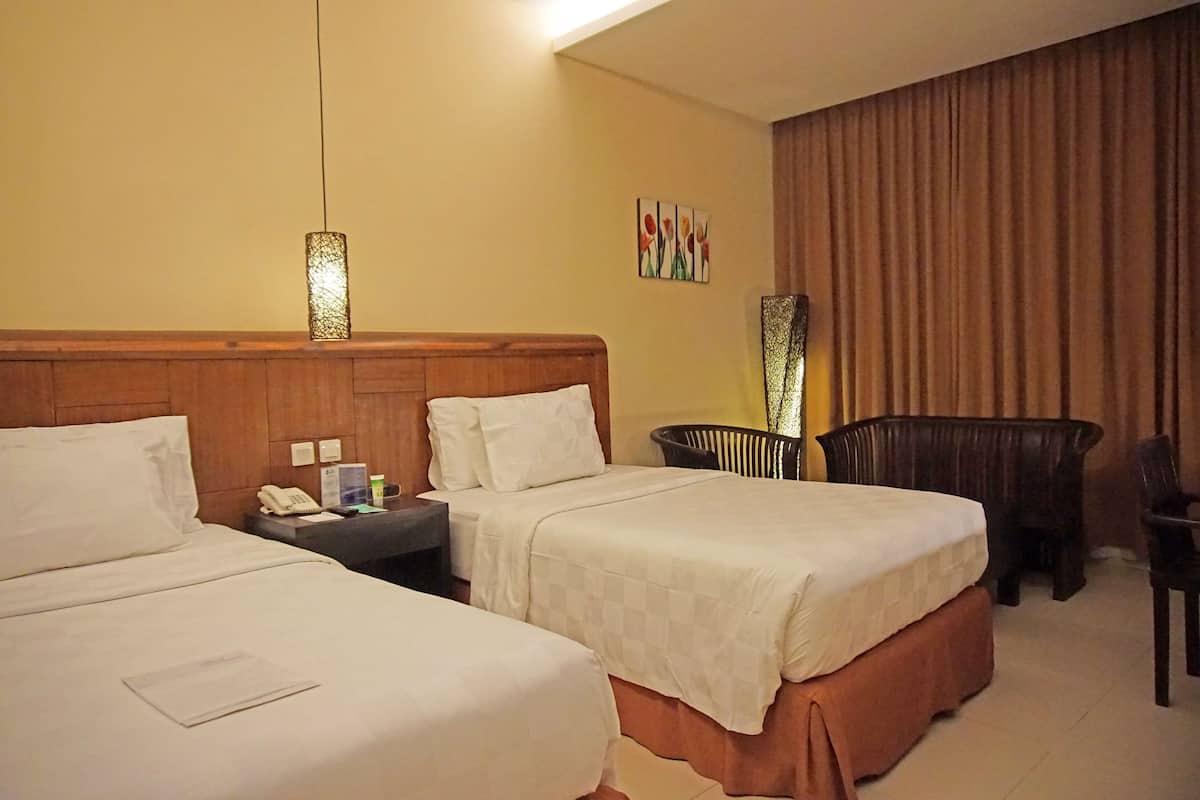 Deluxe Room, 2 Single Beds, Balcony, Pool View