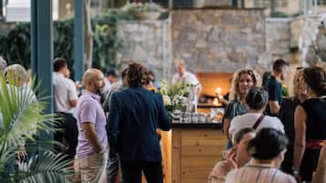3 restaurants servant le petit déjeuner, le dîner et le brunch