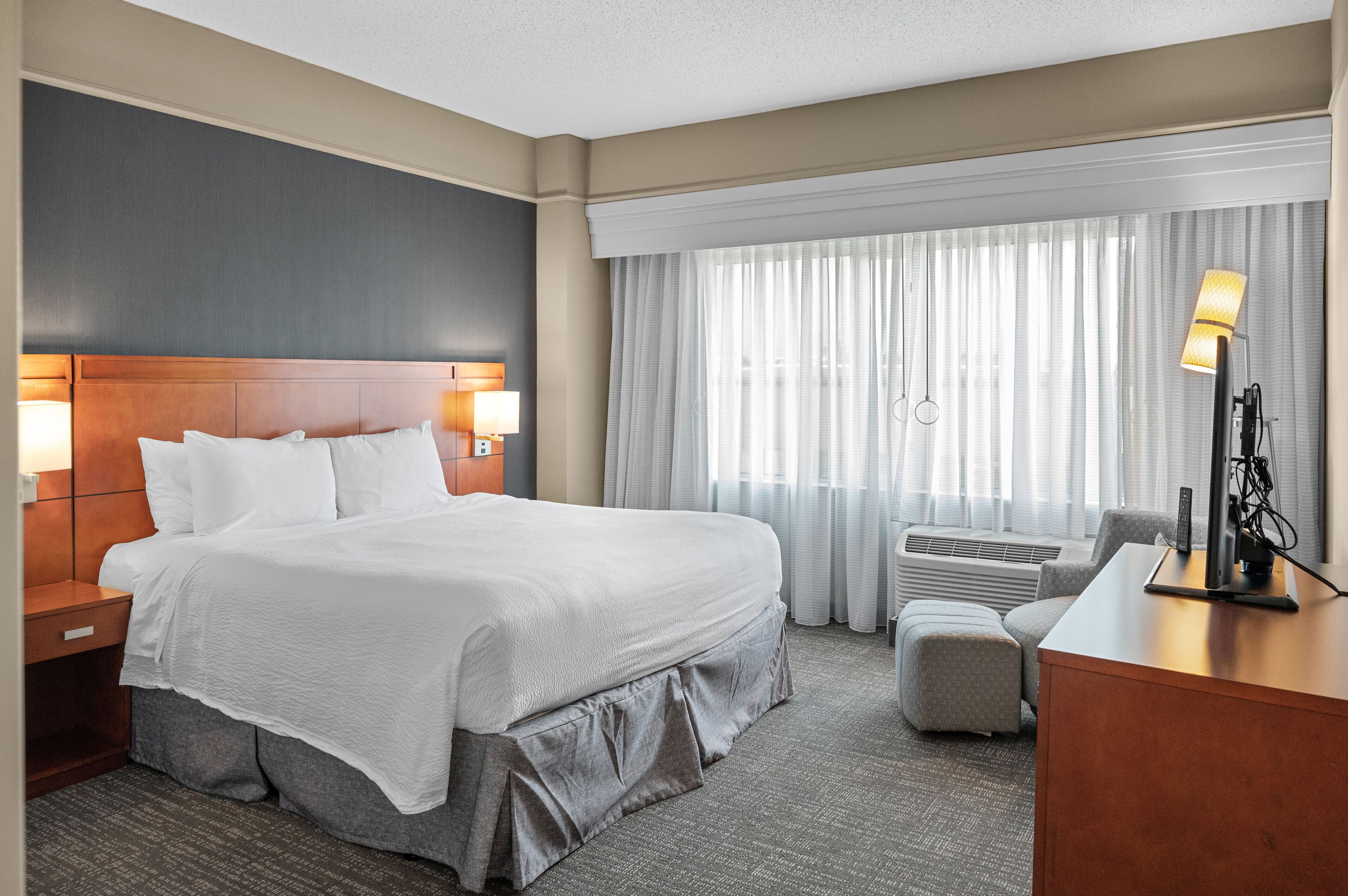 suite, 1 bedroom, non smoking, courtyard view | 1 bedroom, premium bedding, down duvets, pillow-top beds