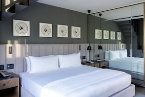 Premium bedding, minibar, in-room safe, desk - Brick Hotel - Small Luxury Hotels of the World (Mexico City)