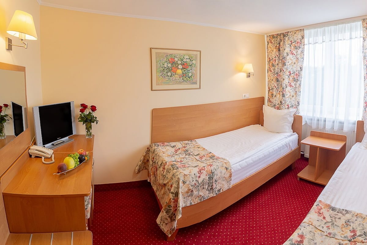 Quarto duplo standard | Frigobar, cofres nos quartos, quartos à prova de som, berços (sobretaxa)