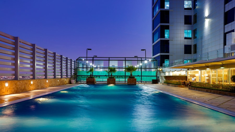 La Suite Dubai Hotel & Apartments