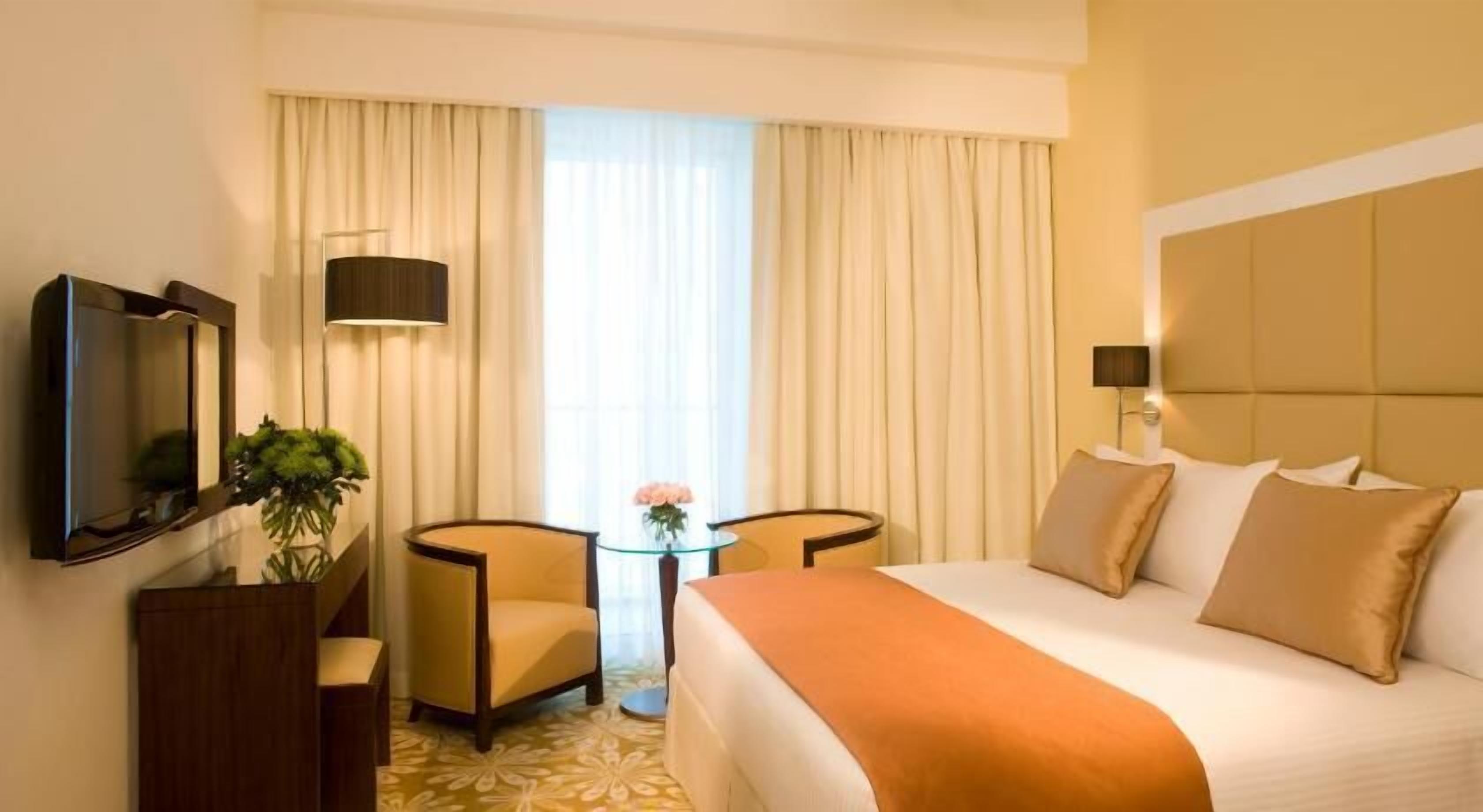 Premium bedding, minibar, in-room safe, desk