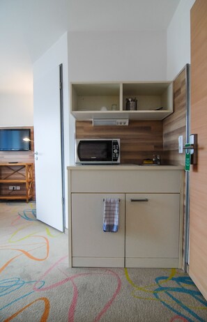 微波爐、咖啡機/沖茶器、廚房用具/餐具/器皿