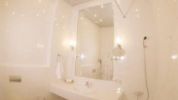 Hair dryer, towels