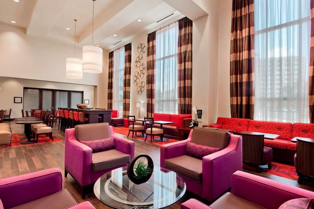 Hampton Inn & Suites Detroit / Airport - Romulus