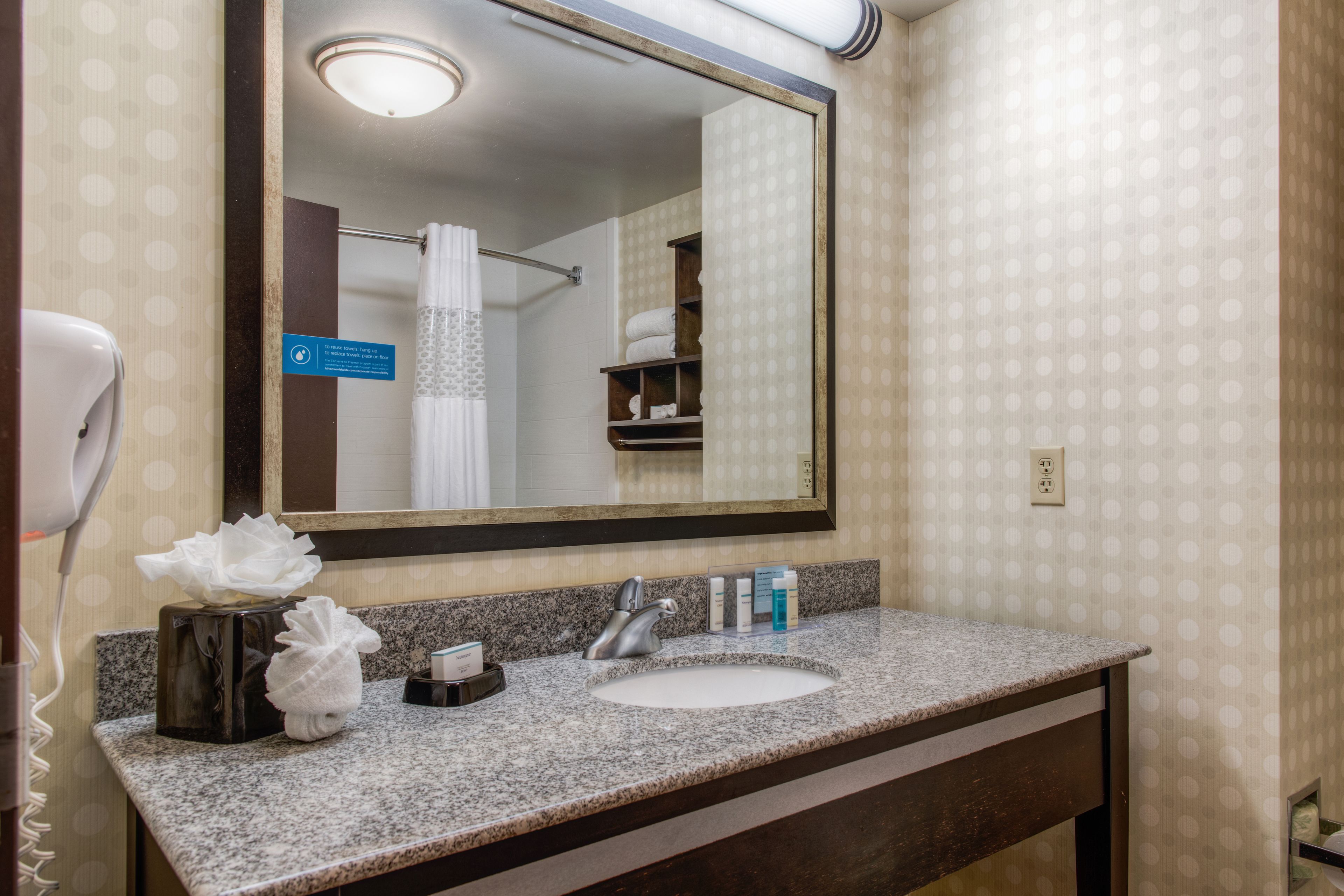 two queens | bathroom | combined shower/bathtub, hair dryer, towels