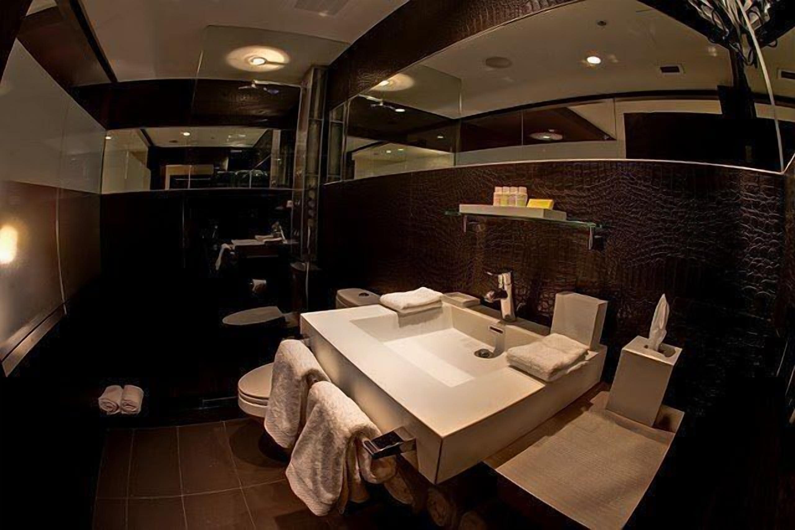 room, 1 king bed, balcony | bathroom sink