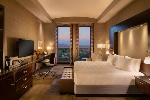 Club Room | Hypo-allergenic bedding, pillow-top beds, in-room safe, desk