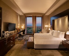 Club Room | Hypo-allergenic bedding, pillowtop beds, in-room safe, desk