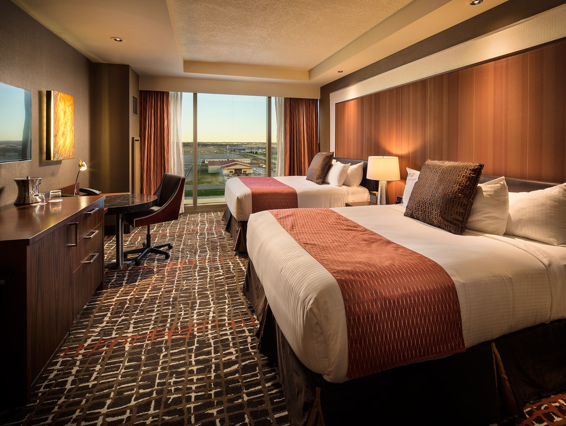 Caja de seguridad en la habitación y escritorio 