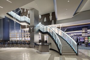 4 barer/lounger, 2 barer i basseng og bassengbar