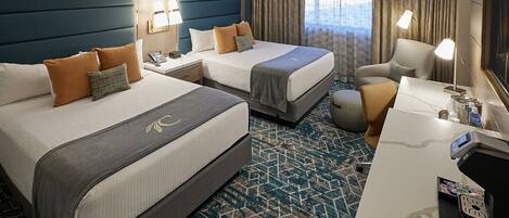 Dusche, Designer-Toilettenartikel, Haartrockner, Bademäntel