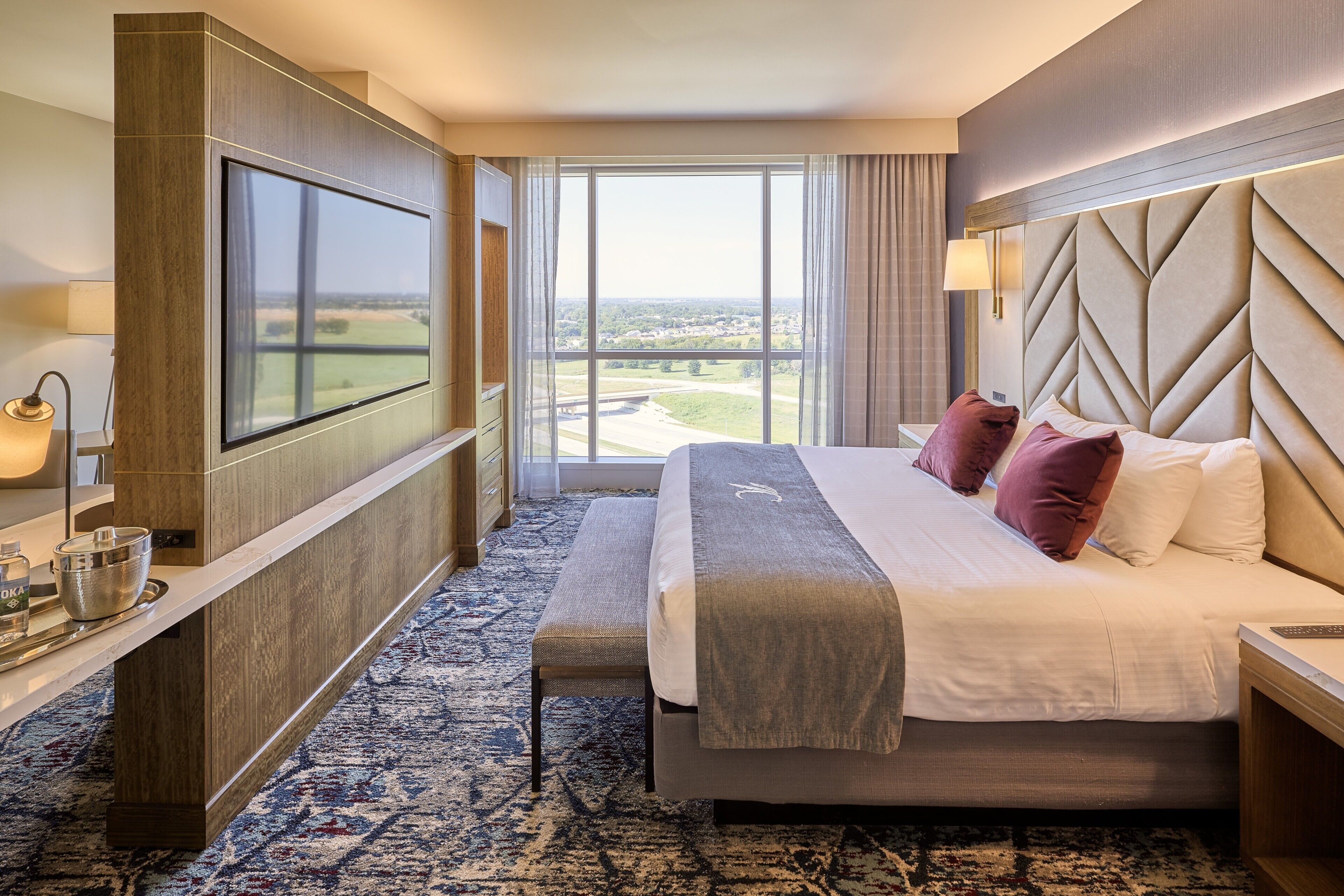 Suite junior, 1 cama King size, para no fumadores (Sky Tower) | Caja de seguridad en la habitación y escritorio 