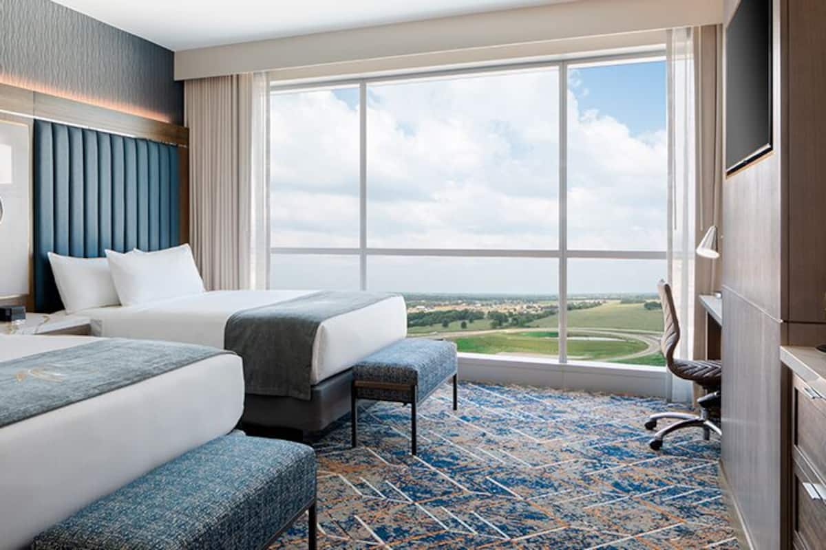 Caja de seguridad en la habitación y escritorio