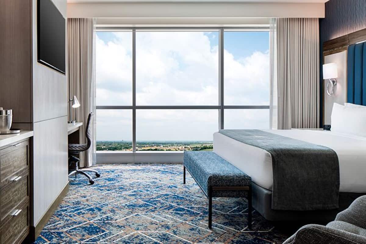 Caja de seguridad en la habitación y escritorio