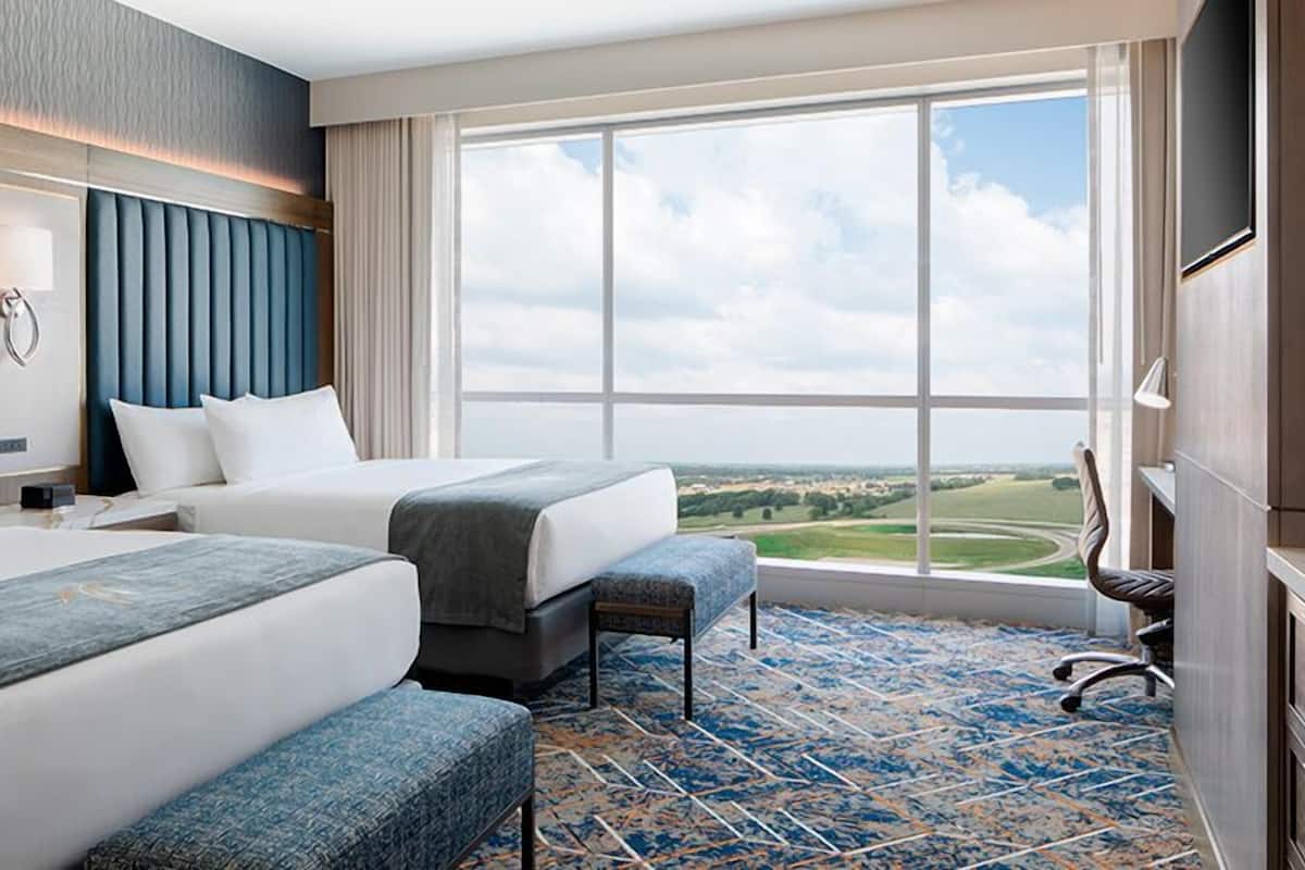 Chambre Deluxe, 2 grands lits | Coffre-fort, bureau, espace de travail pour ordinateurs portables