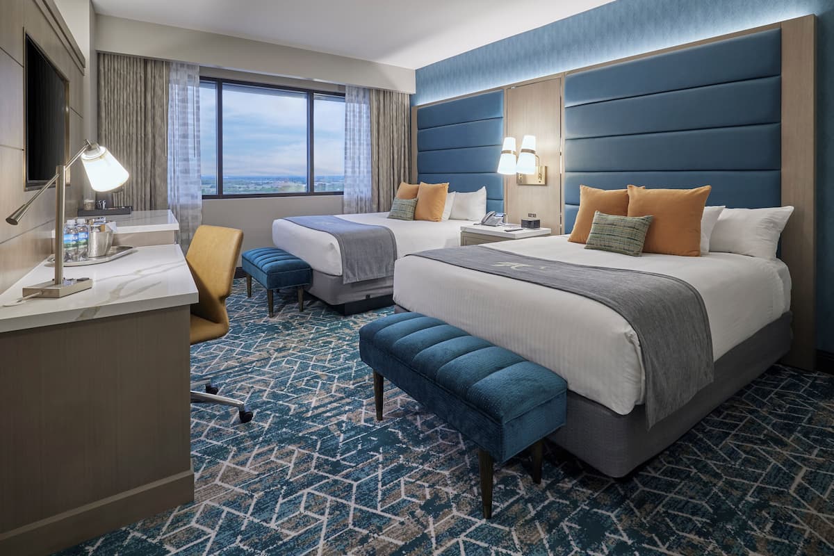 Caja de seguridad en la habitación y escritorio