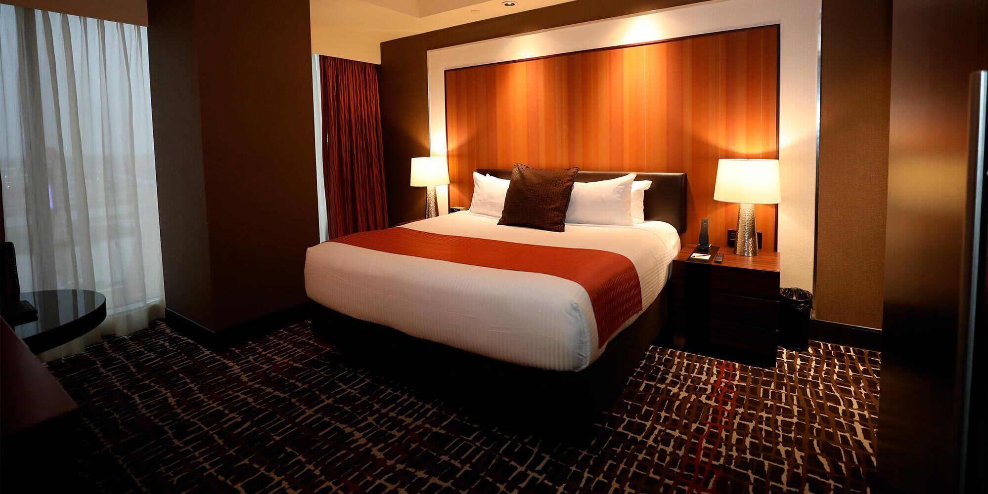 Habitación, 1 cama King size, para no fumadores (Spa Tower) | Caja de seguridad en la habitación y escritorio 