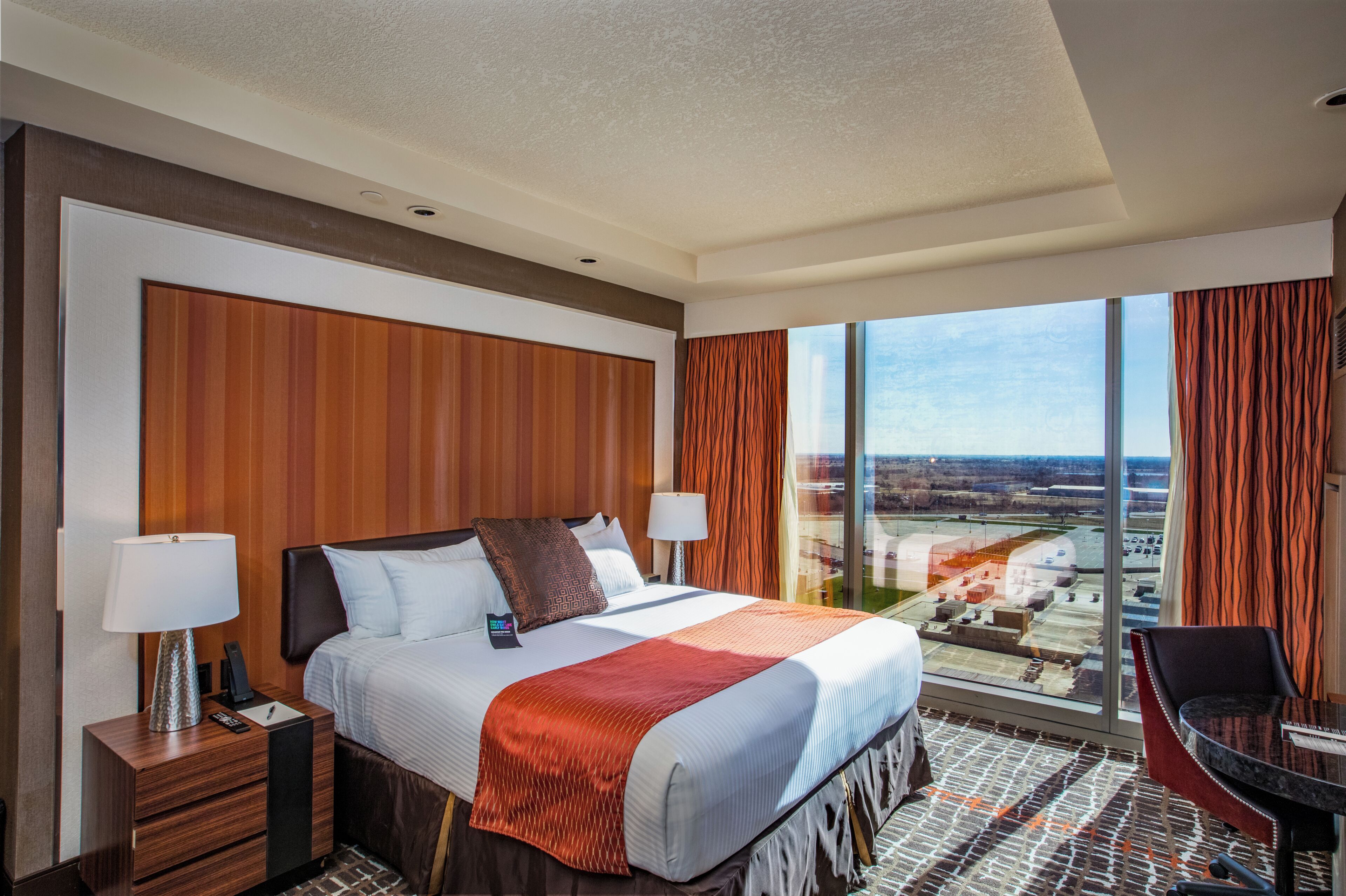 Caja de seguridad en la habitación y escritorio 