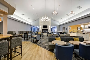 Free daily continental breakfast  - Homewood Suites Wilmington/Mayfaire (Wilmington)