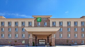 Exterior - Holiday Inn Express & Suites Topeka North by IHG (Topeka)