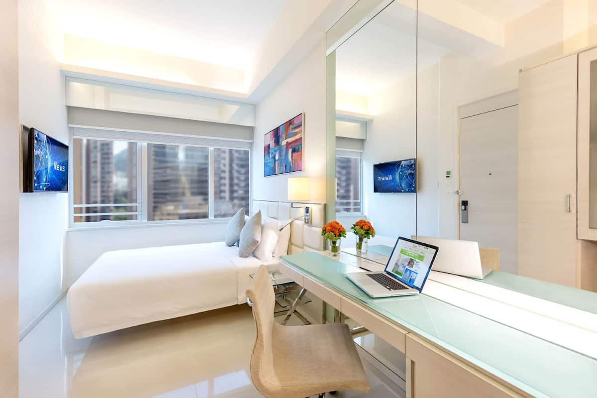 iSelect Premier Room | 1 bedroom, pillowtop beds, in-room safe, desk