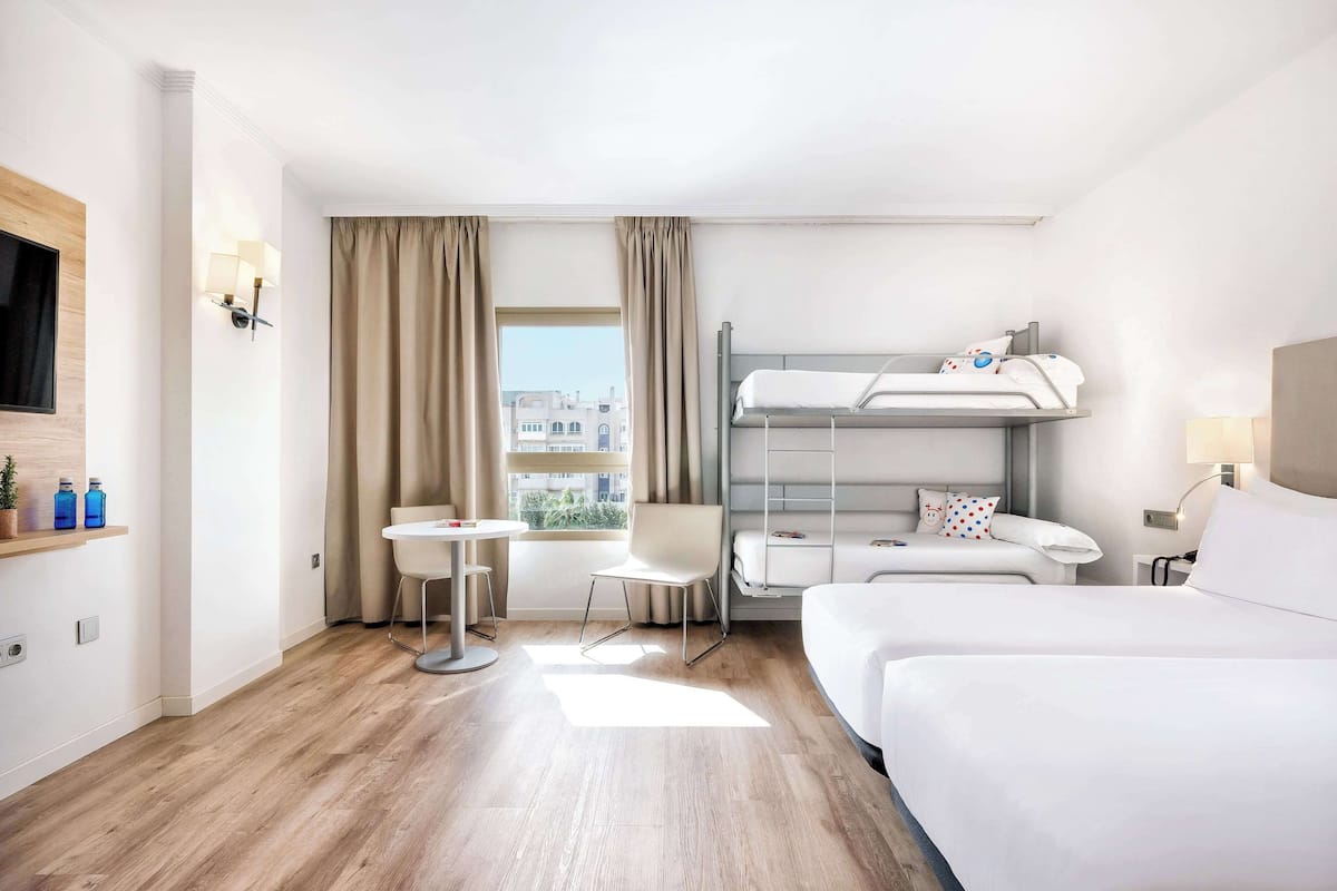 minibar, desk, free wifi, bed sheets