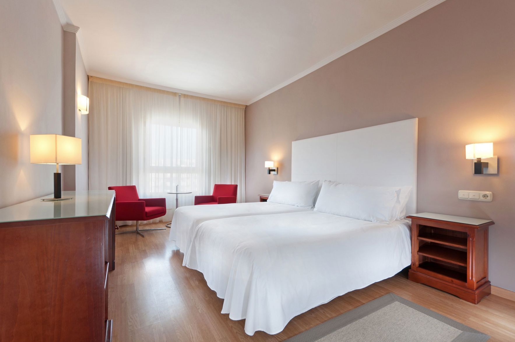 Minibar, desk, free WiFi, bed sheets