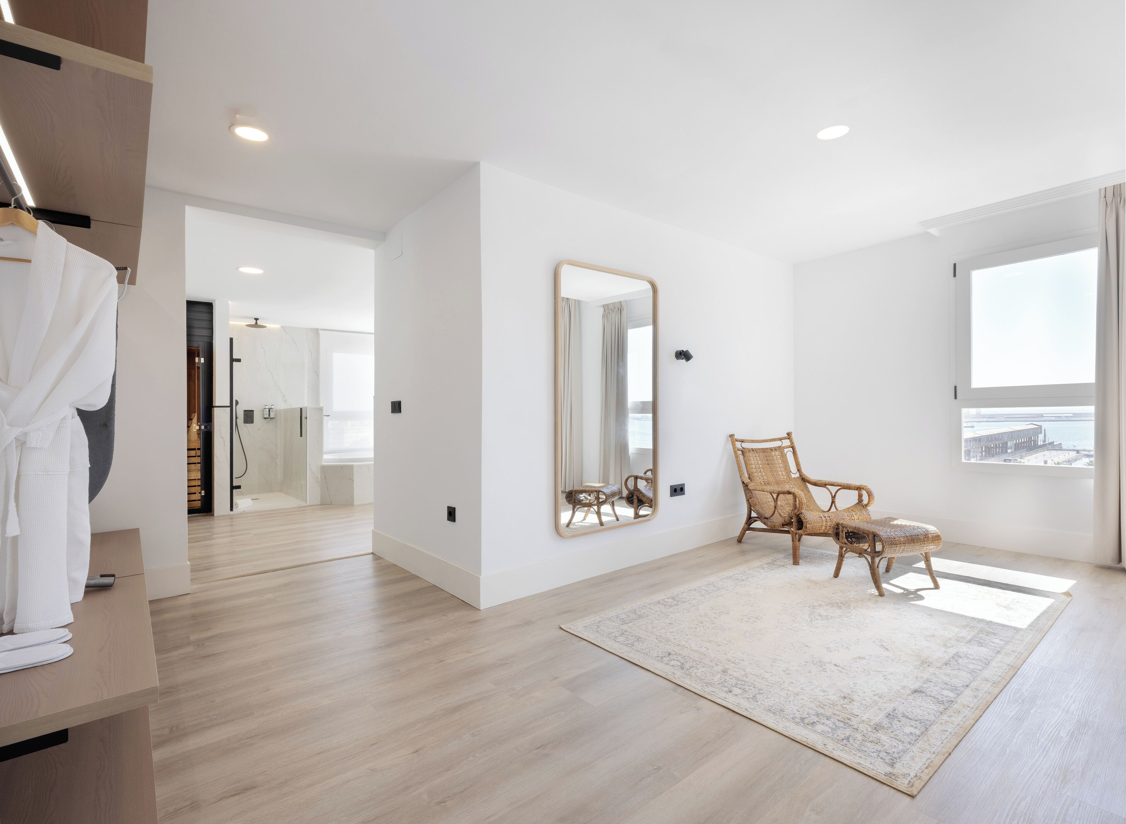 suite (master) | minibar, desk, free wifi, bed sheets