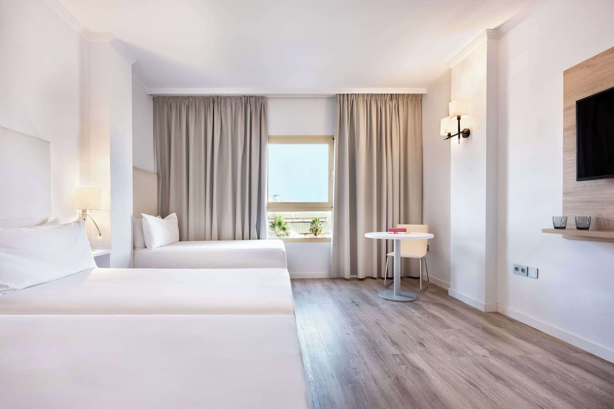 triple room | view from room