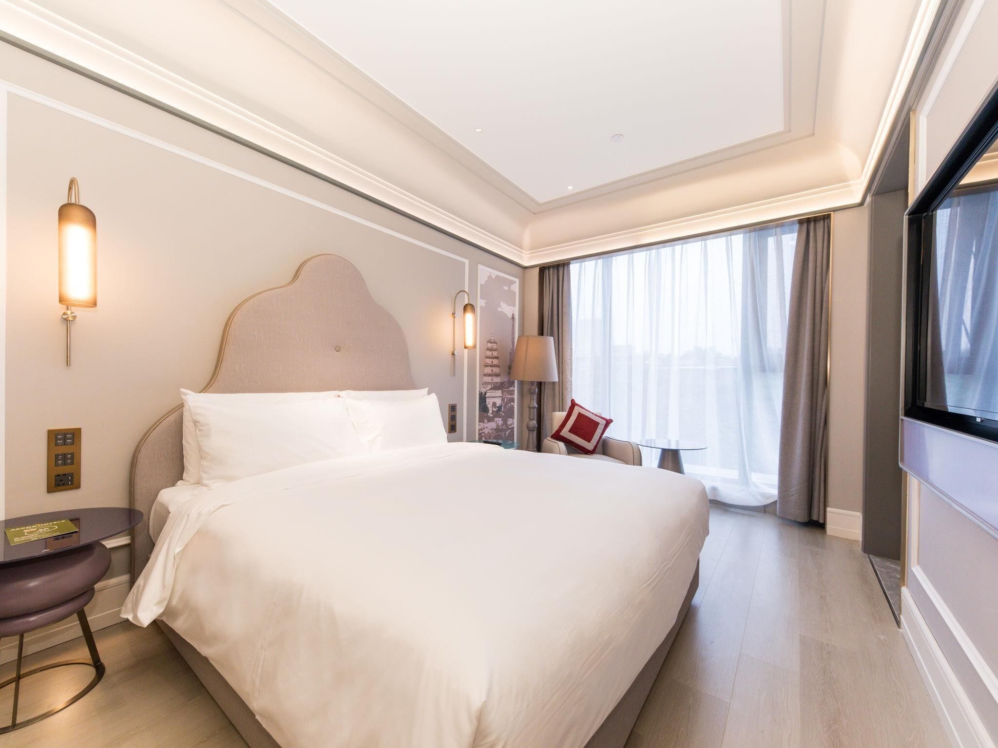 Habitación superior, 1 cama de matrimonio grande | Edredones de plumas, colchones viscoelásticos, minibar y caja fuerte
