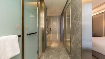 Superior Room, 1 King Bed | Minibar, in-room safe, free WiFi