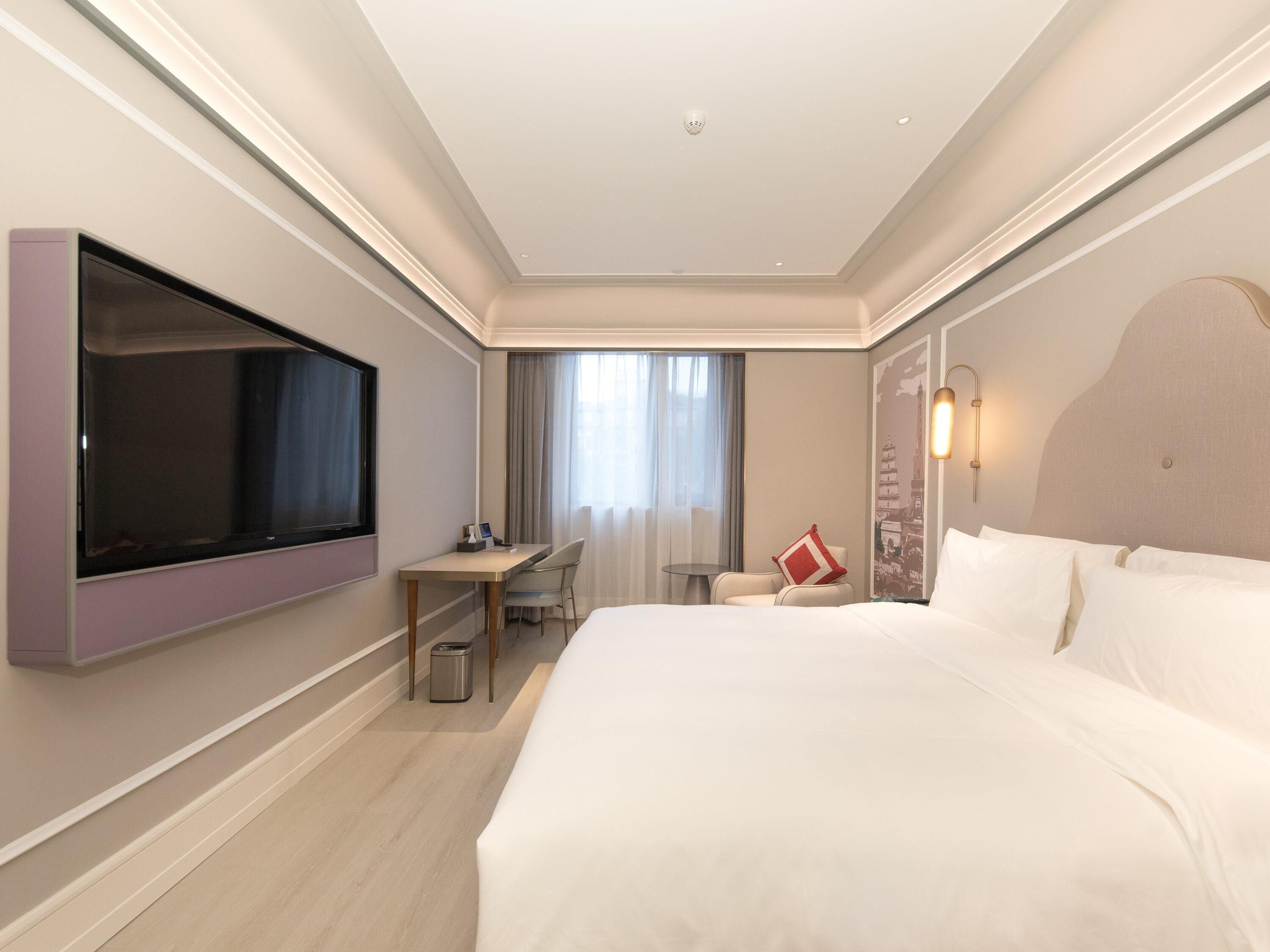 Standard Room, 1 King Bed | Down duvets, memory-foam beds, minibar, in-room safe