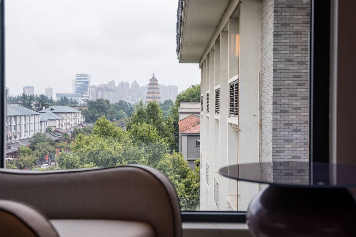 Minibar, caja de seguridad en la habitación y wifi gratis